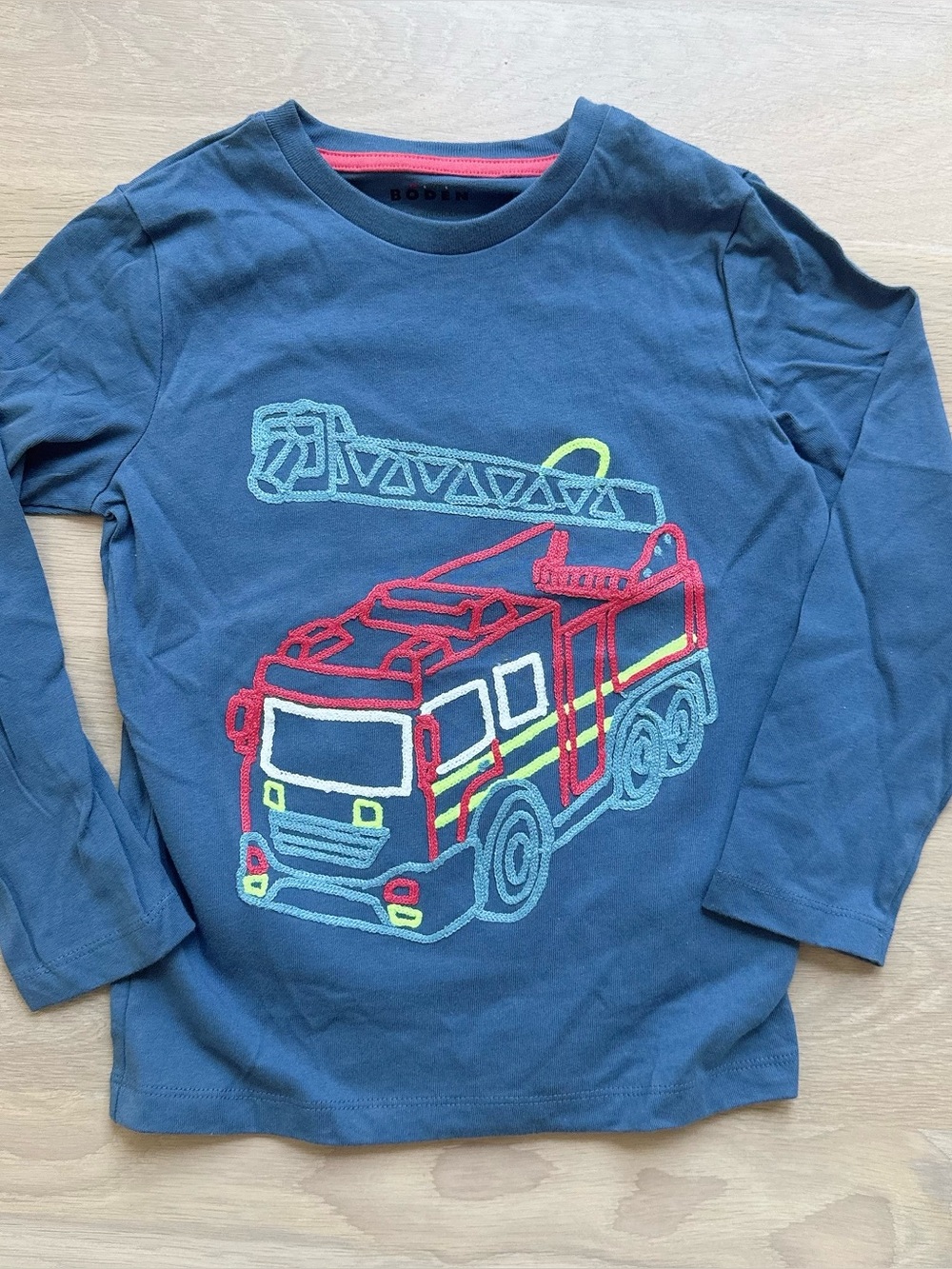NWT Mini Boden Embroidered Fire Truck T-Shirt